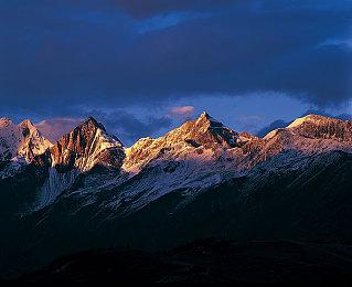 CJ 2025：《失落之魂》武器预告和10分钟中文实机